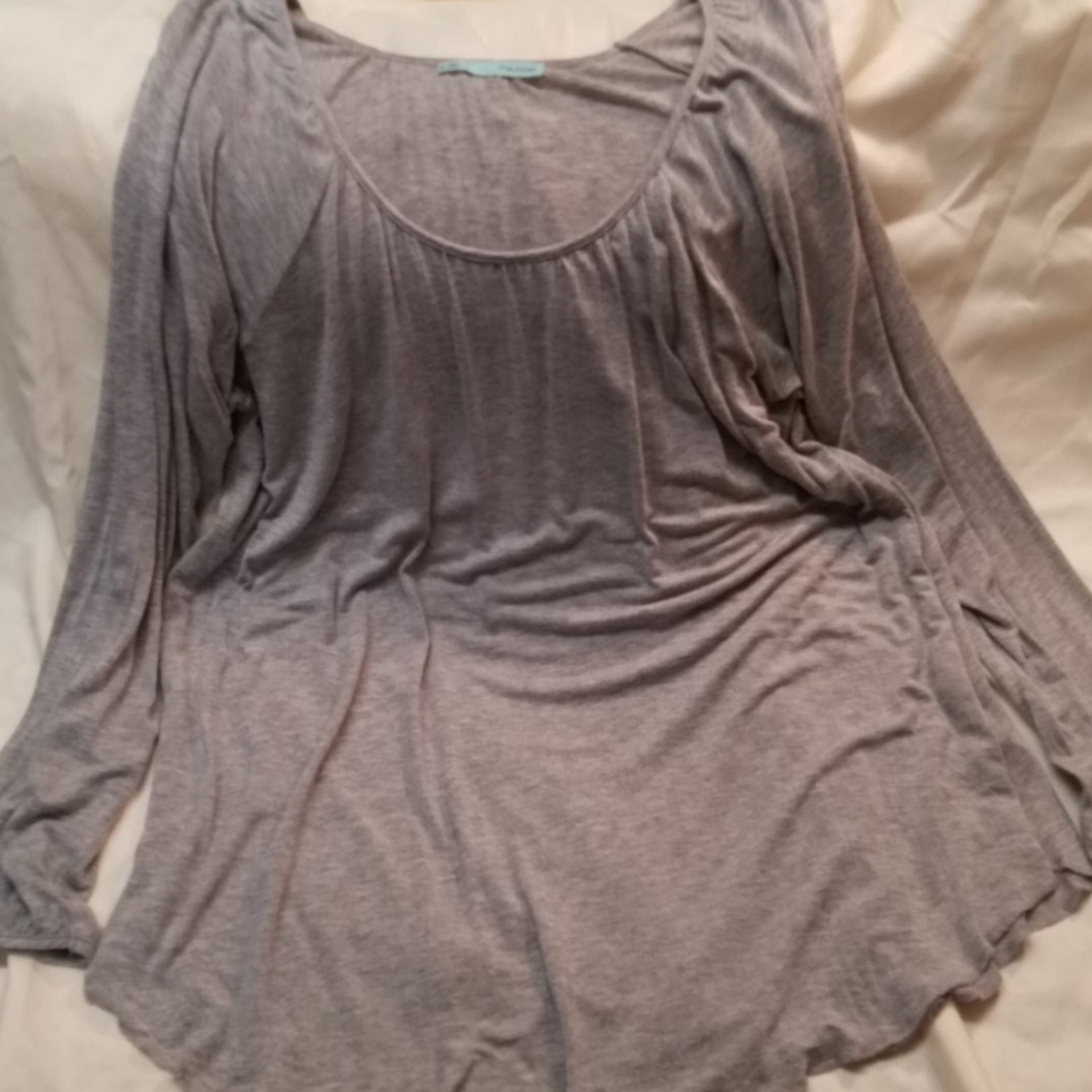 Maurice's grey top